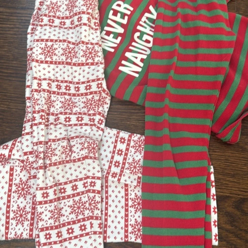 Unisex kids, Christmas pajamas, size 6 Bundle